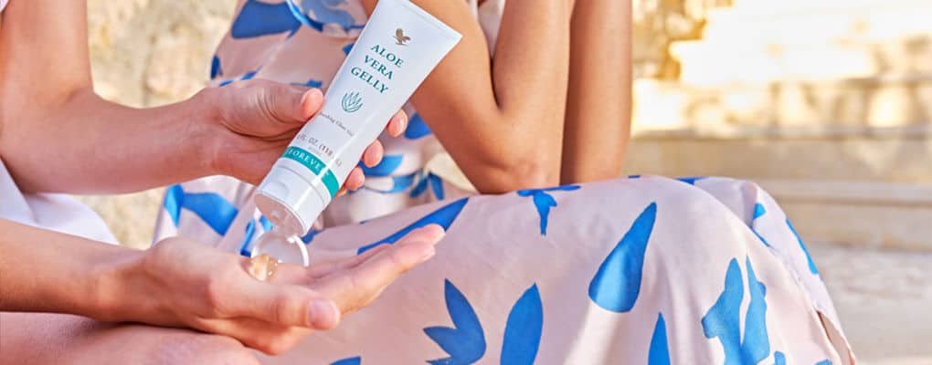 Forever Aloe Vera Gelly Review [Benefits & Uses]